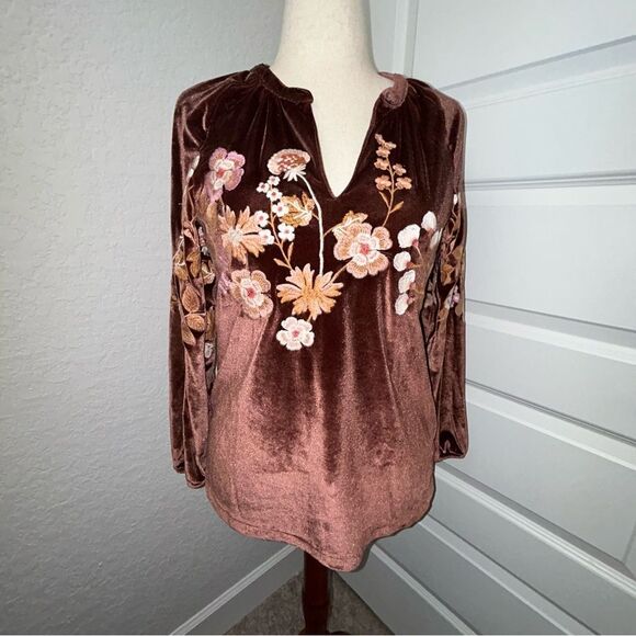 Spartina 449 Genevieve Embroidered
Velvet Top Lucas Theatre Shirt Top - Picture 1 of 10